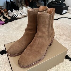 Madewell
Desi High Shaft Chelsea Boot Pecan Shell Suede 9 M